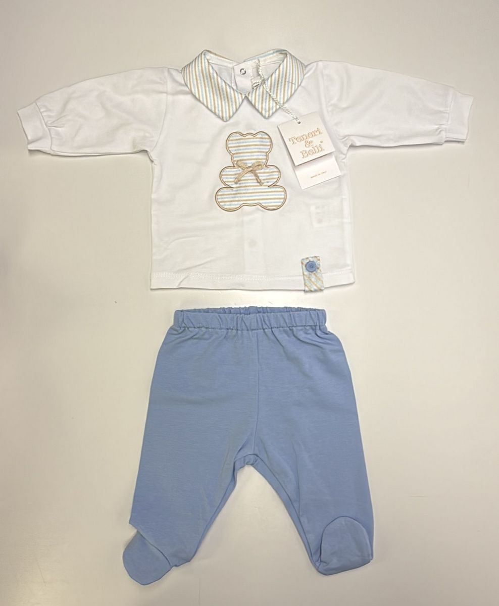 Completo t shirt bianca e pantalone blu