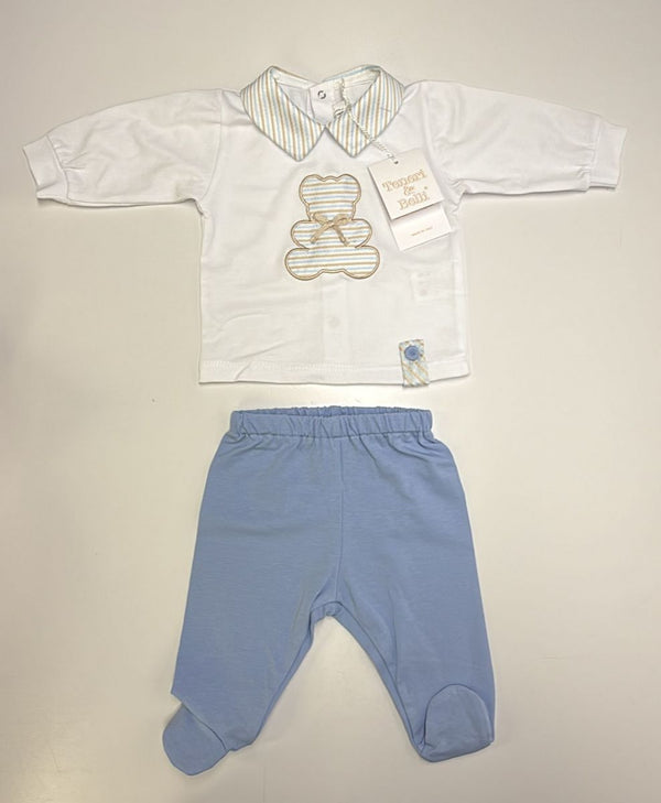 Completo t shirt bianca e pantalone blu