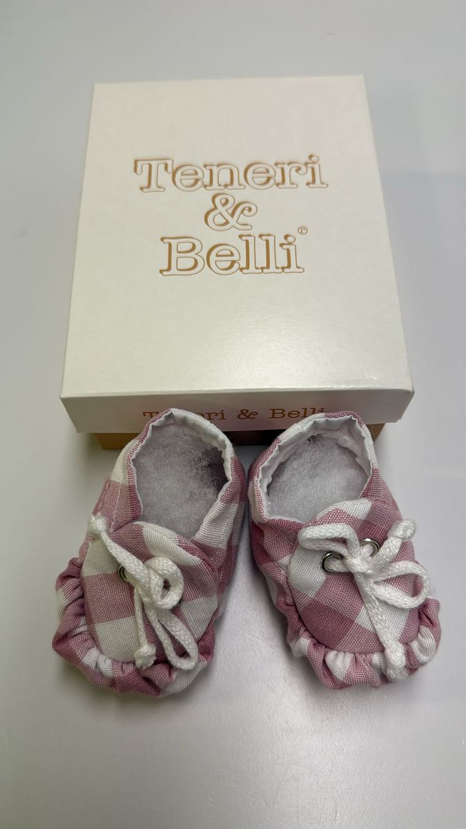 Scarpa rosa fantasia quadri