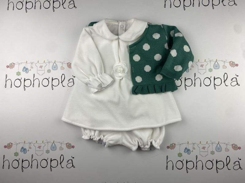 Vestitino bianco con cardigan verde