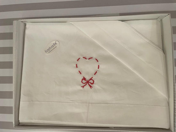 Lenzuolino ricamo cuore rosso