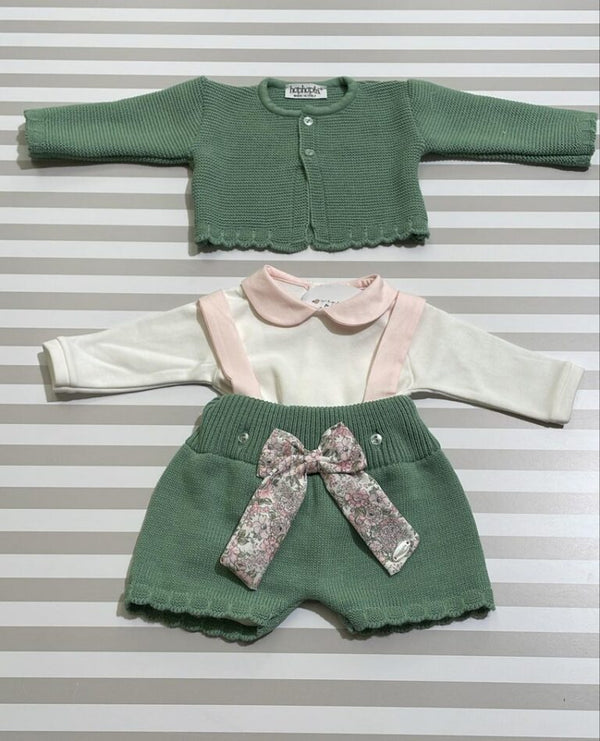 Set salopette, t shirt e maglioncino