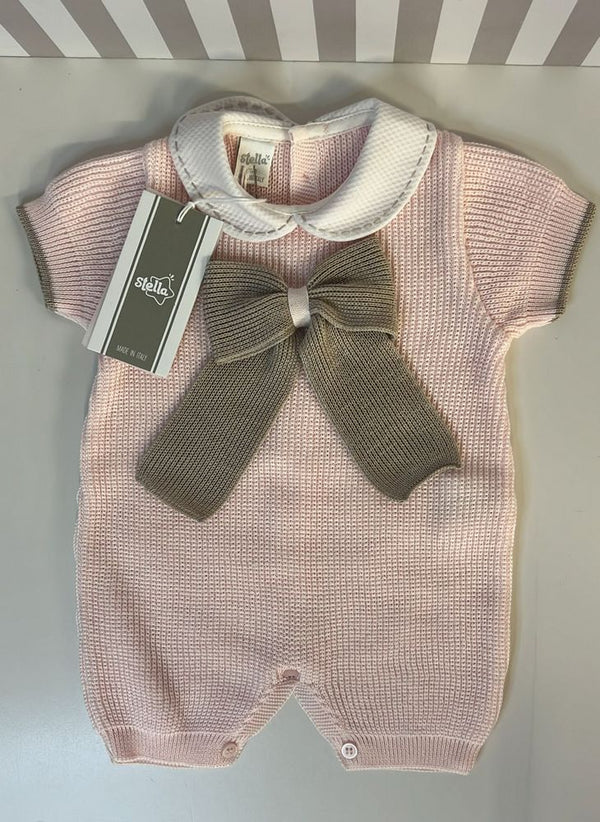 Pagliaccetto rosa con fiocco marrone