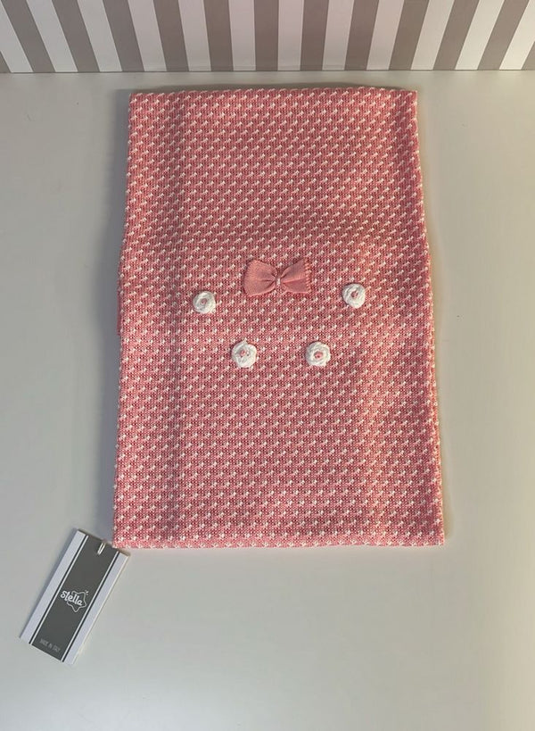 Copertina lavorata rosa e bianca