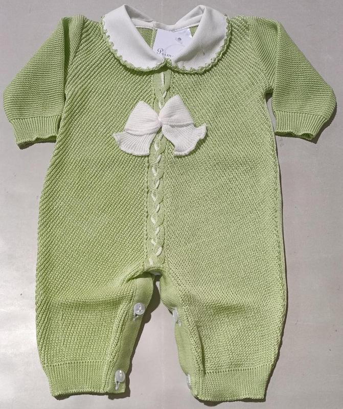 Tutina in filato verde con fiocco bianco