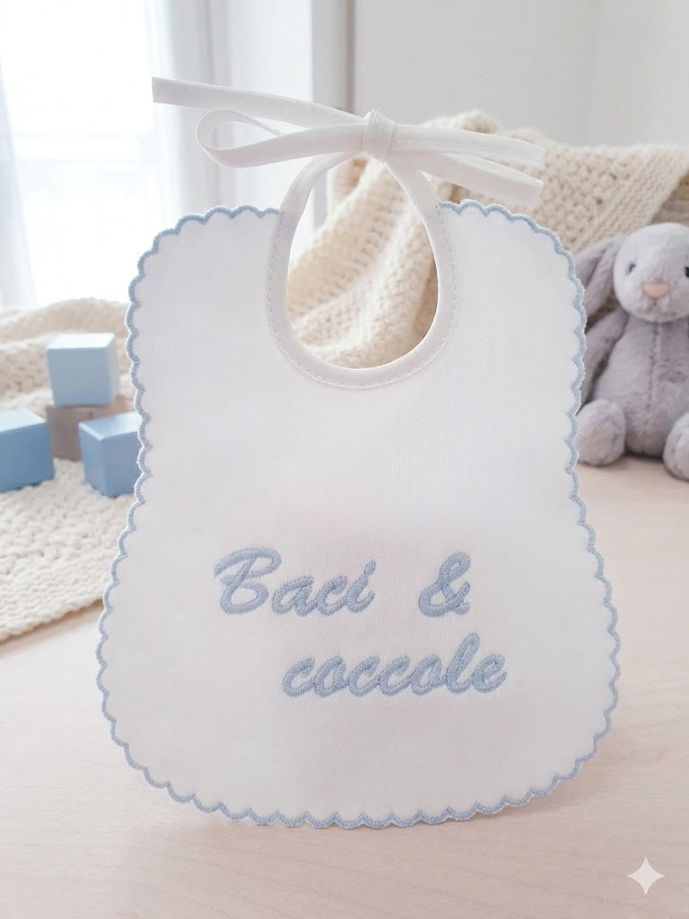 Bavetta ricamata “Baci e coccole”