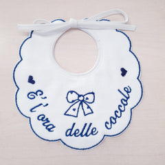 Bavetta ricamata 100% cotone “E’ l’ora delle coccole”