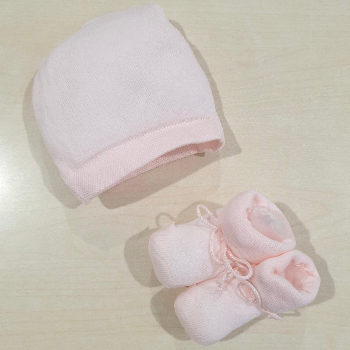 Set cappellino e scarpine in cotone