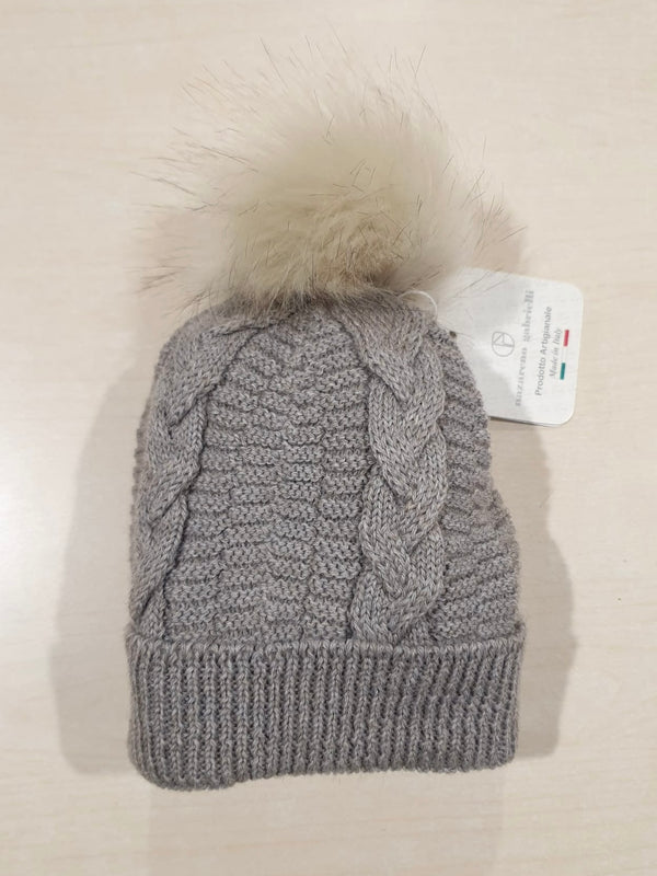 Cappellino in misto lana con ponpon