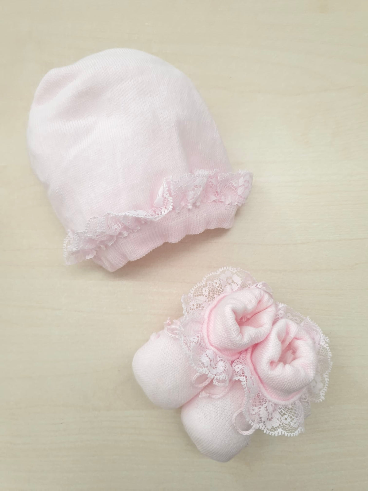 Set cappellino e scarpine in cotone