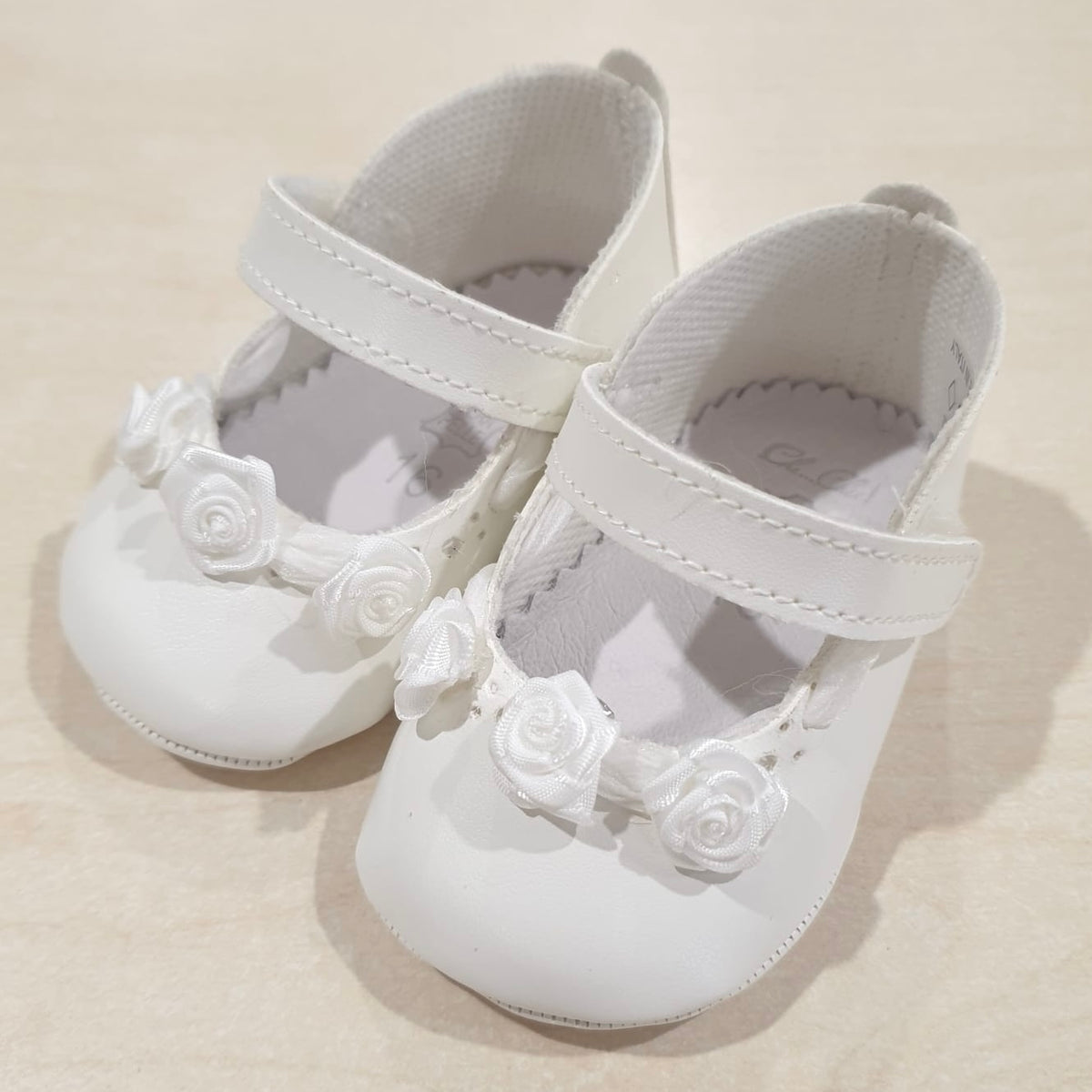 Ballerina elegante in pelle con roselline Chebert