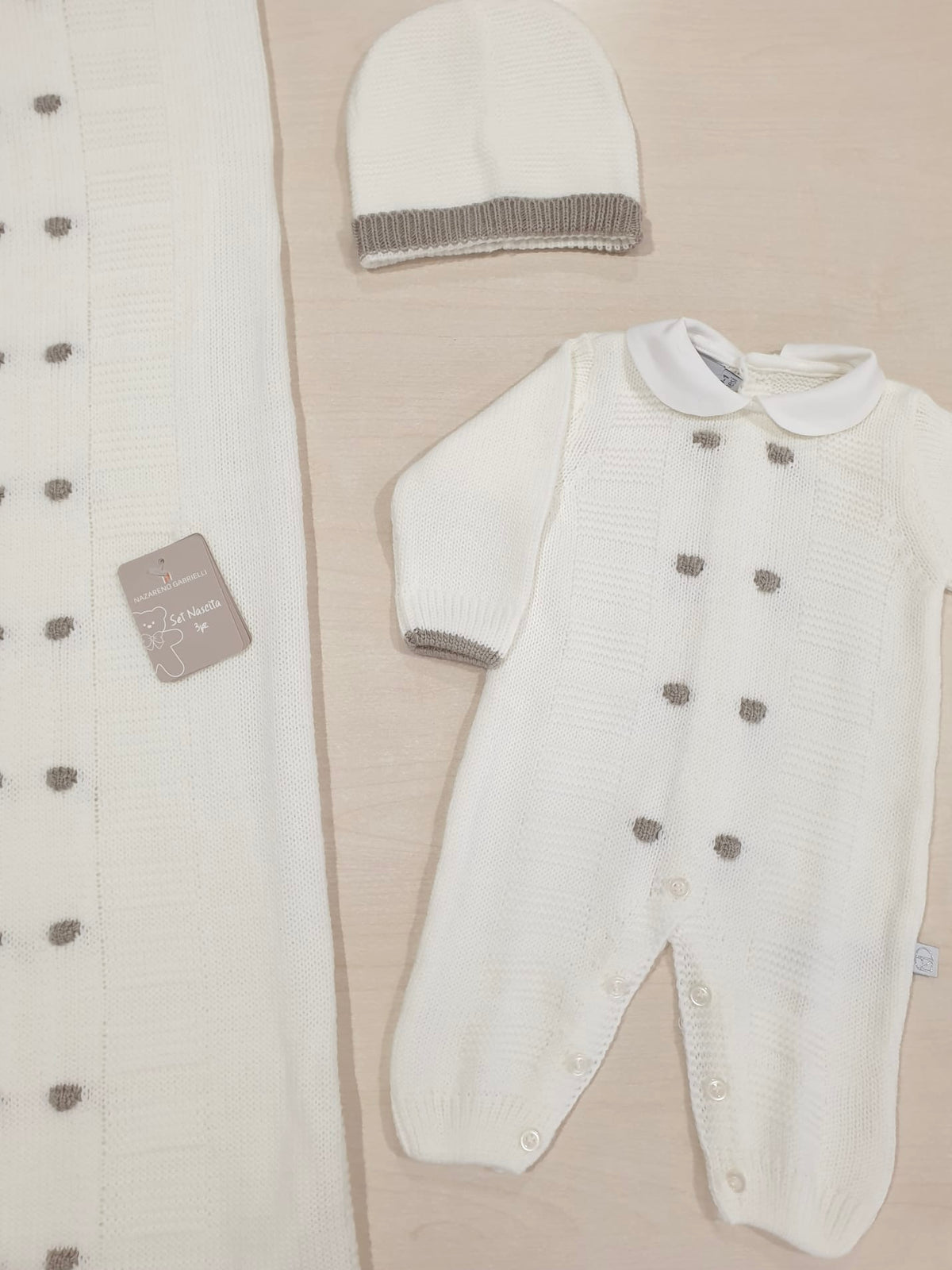 Set completo di tutina, copertina e cappellino