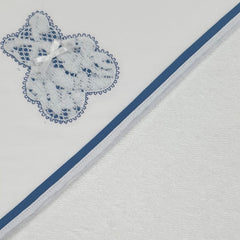 Accappatoio a triangolo ricamato