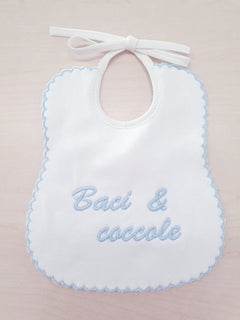 Bavetta ricamata 100% cotone “Baci e coccole”