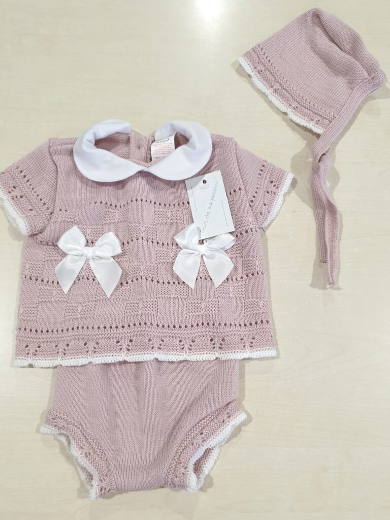 Completino due pezzi e cappellino estivo fiocchetti