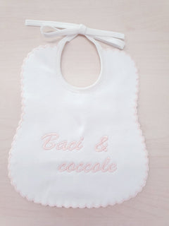 Bavetta ricamata “Baci e coccole”