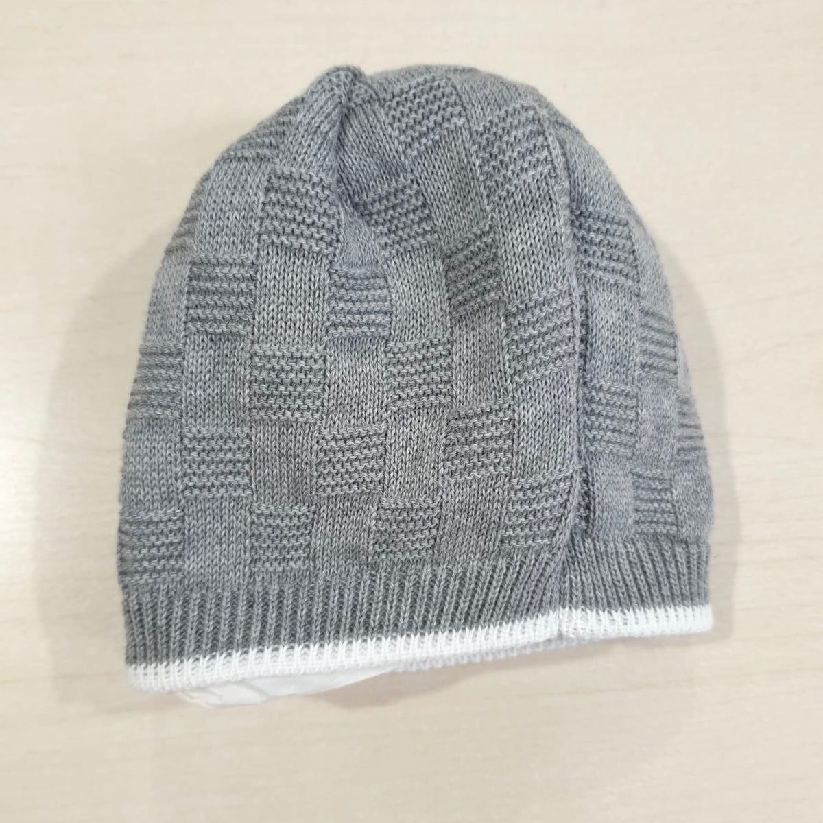 Cappellino in maglina ricamato
