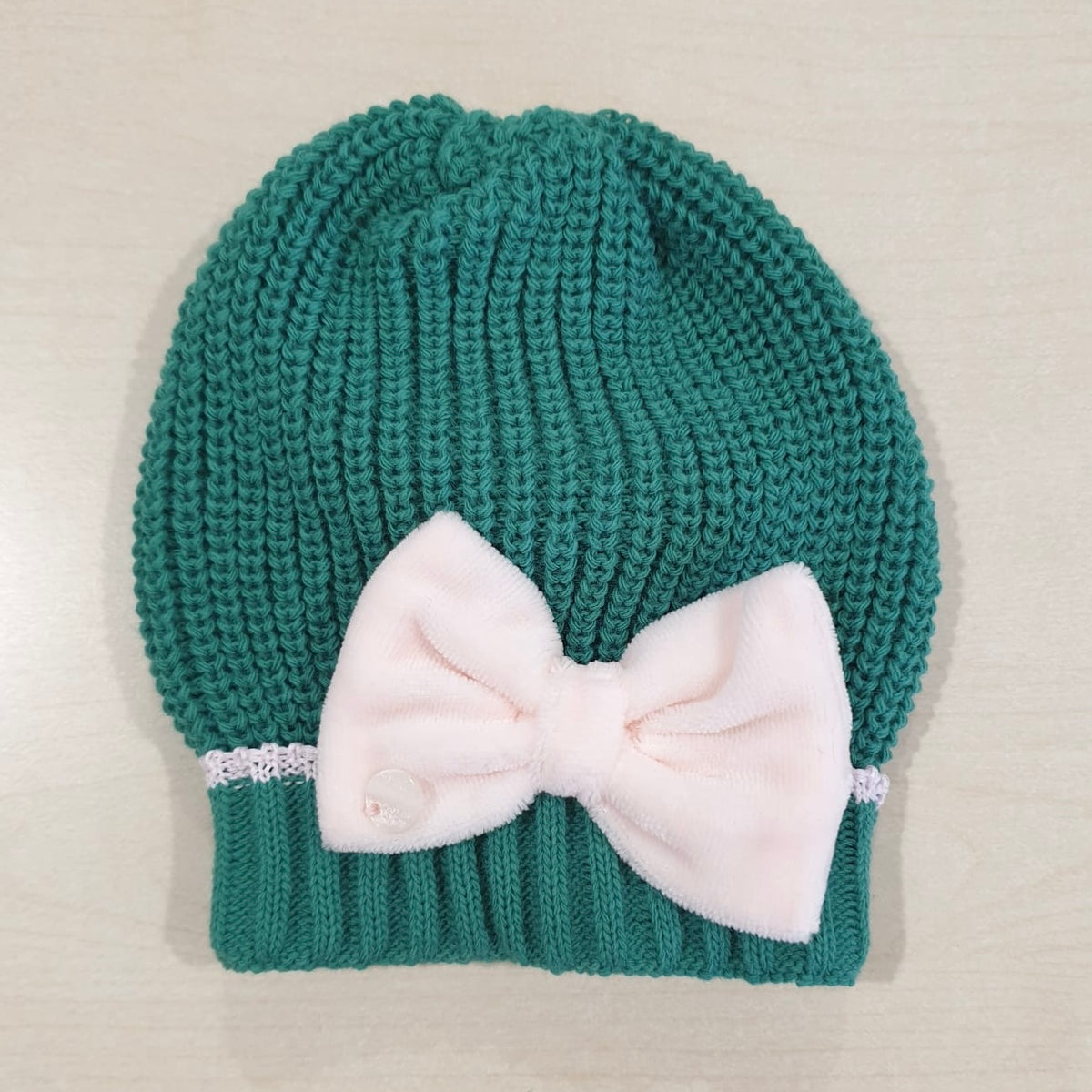 Cappellino in misto lana tema Amelia