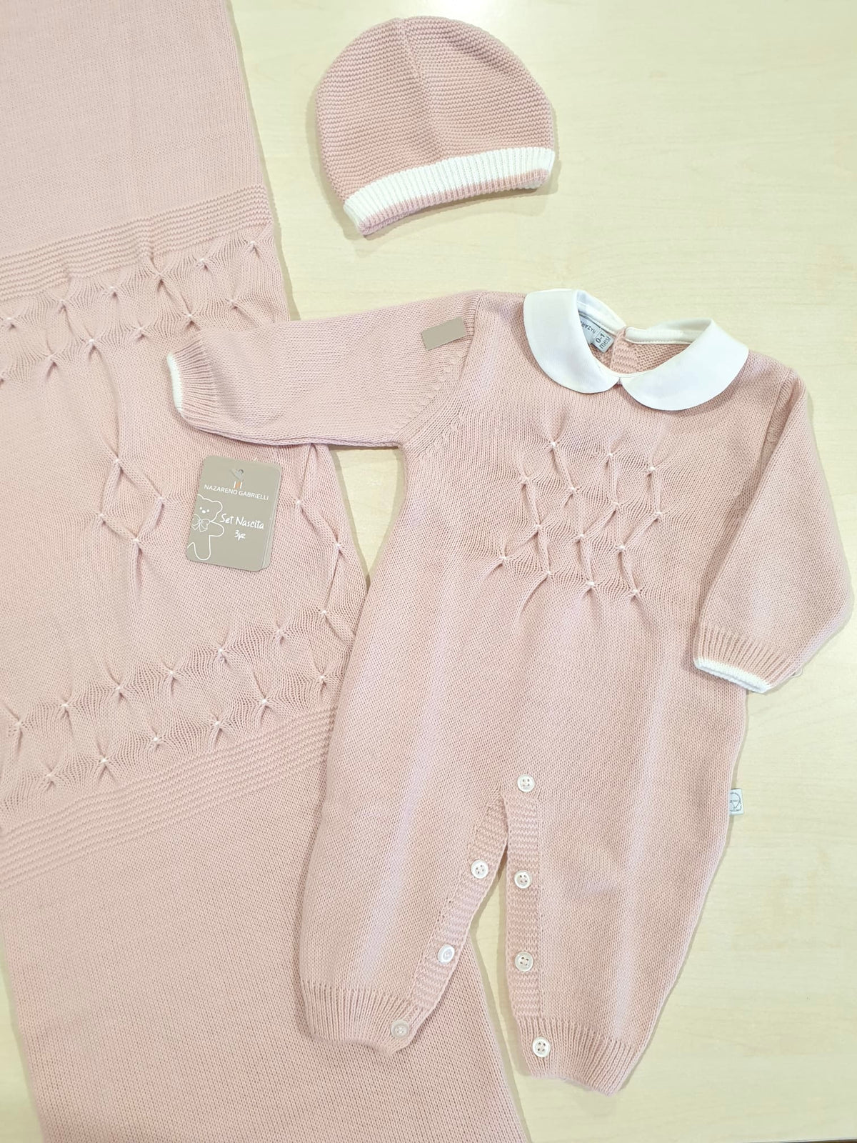 Set uscita clinica compresa di tutina, cappellino e copertina