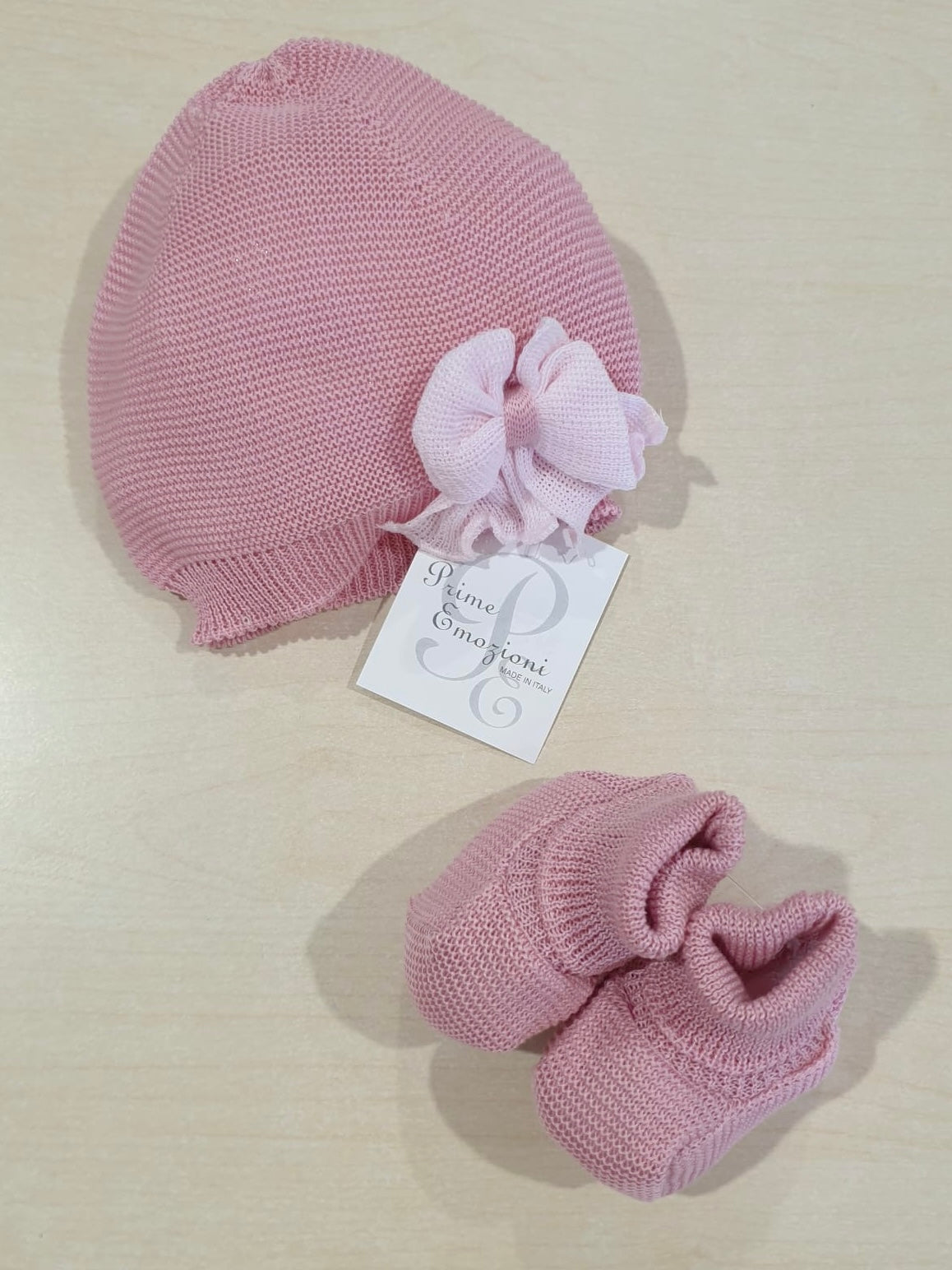 Set cappellino e scarpine in filo di Scozia