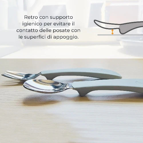 Set posate bimbi in acciaio con impugnatura in silicone - KiddieKit 8472 Nuvita