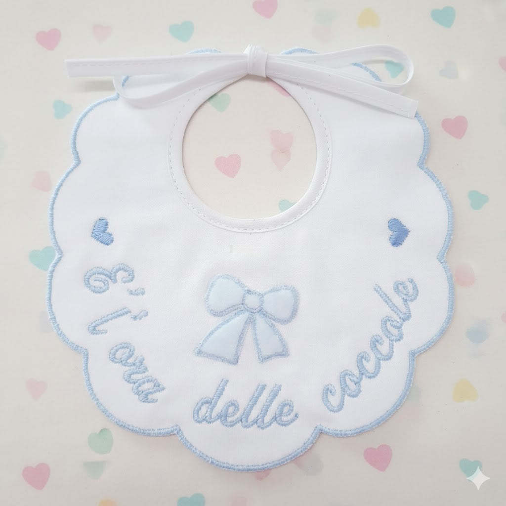 Bavetta ricamata 100% cotone “E’ l’ora delle coccole”